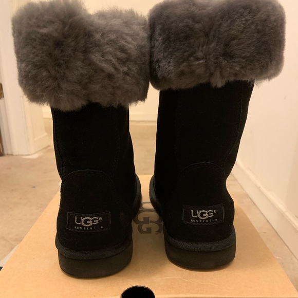 Ugg Boots - Picture 2 of 4